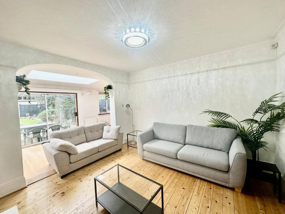 Villa 4 Bed House In Daneby Road,Se6 Catford Exterior foto
