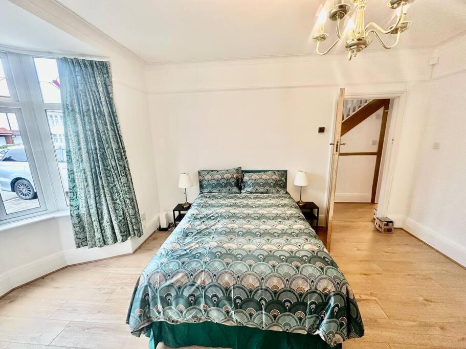 Villa 4 Bed House In Daneby Road,Se6 Catford Exterior foto