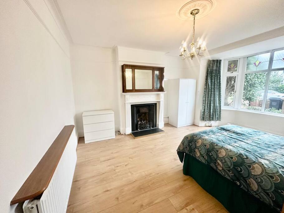 Villa 4 Bed House In Daneby Road,Se6 Catford Exterior foto