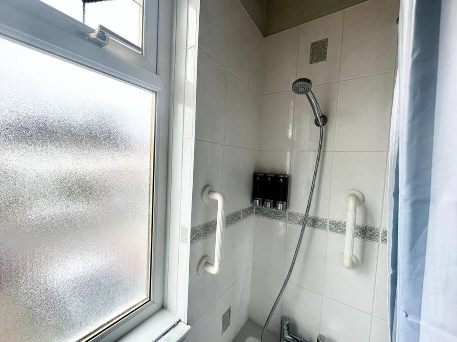 Villa 4 Bed House In Daneby Road,Se6 Catford Exterior foto