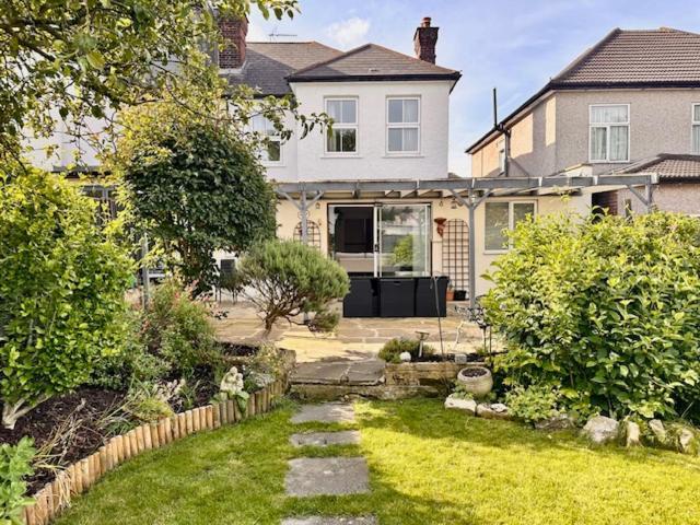 Villa 4 Bed House In Daneby Road,Se6 Catford Exterior foto